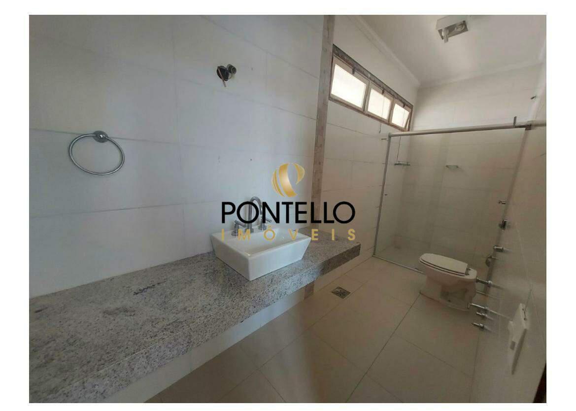 Casa, Cachoeirinha, 4 Quartos, 1 Vaga, 3 Suítes