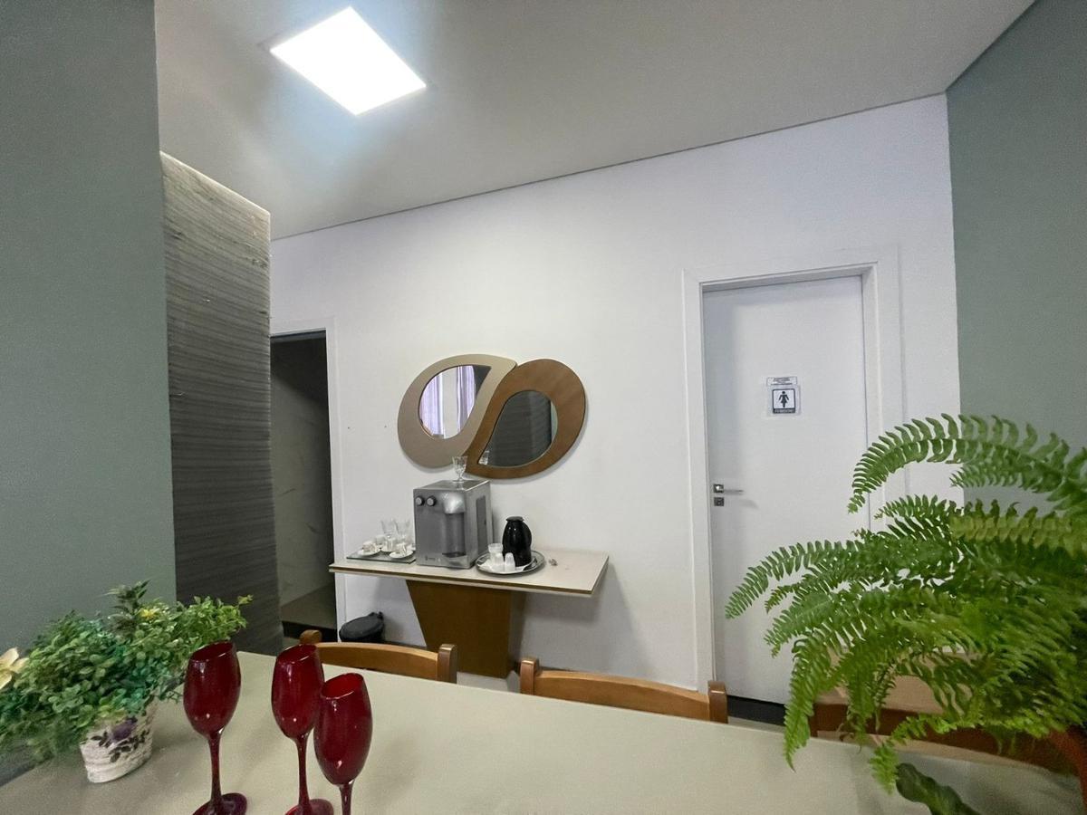 Prédio, Floresta, 0 Quarto, 10 Vagas
