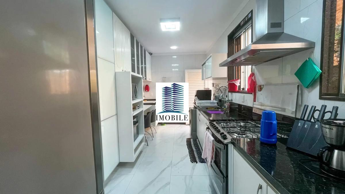 Casa, Vila Paris, 6 Quartos, 7 Vagas, 2 Suítes