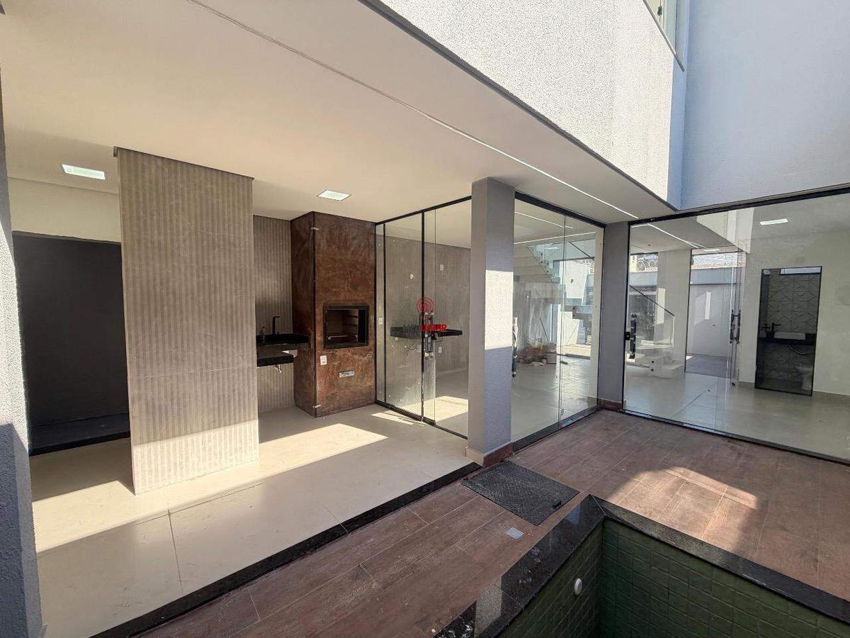 Casa, São Pedro, 3 Quartos, 2 Vagas, 1 Suíte