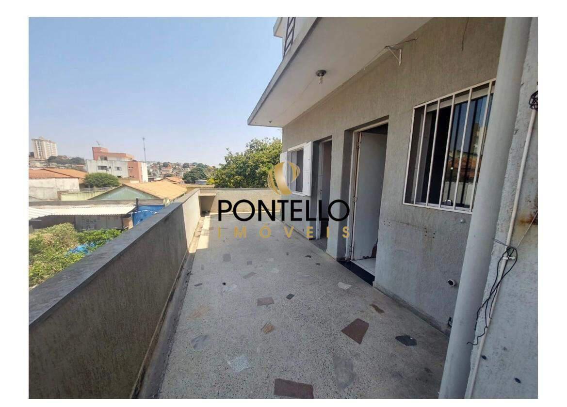 Casa, Cachoeirinha, 4 Quartos, 1 Vaga, 3 Suítes
