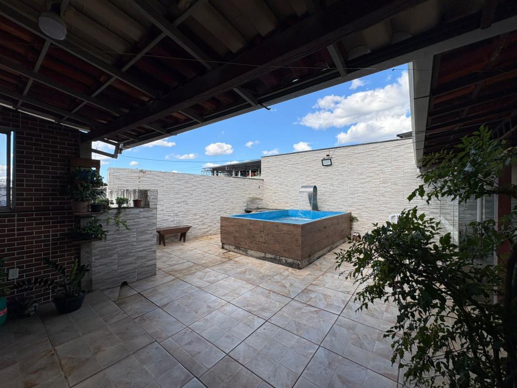 Casa, Castanheira (barreiro), 3 Quartos, 2 Vagas, 1 Suíte