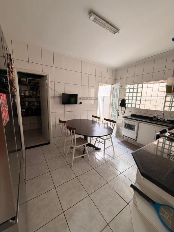 Casa, Santa Luiza, 3 Quartos, 2 Vagas, 1 Suíte