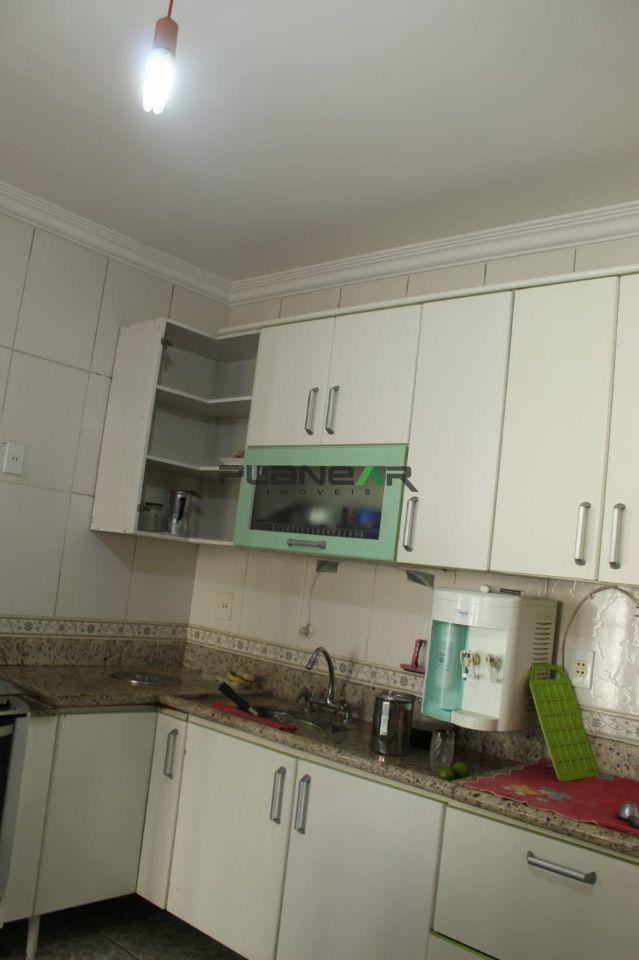 Casa, Santa Cruz Industrial, 3 Quartos, 8 Vagas, 2 Suítes