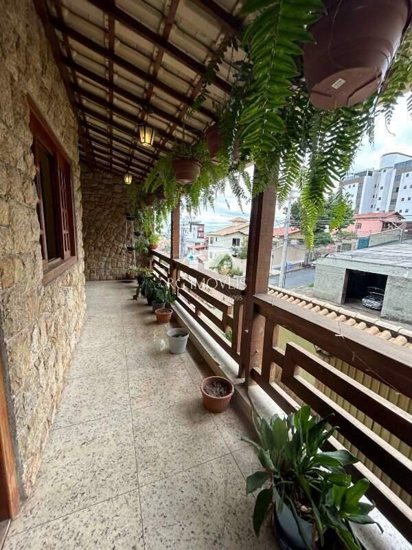 Casa, Teixeira Dias, 4 Quartos, 3 Vagas, 2 Suítes