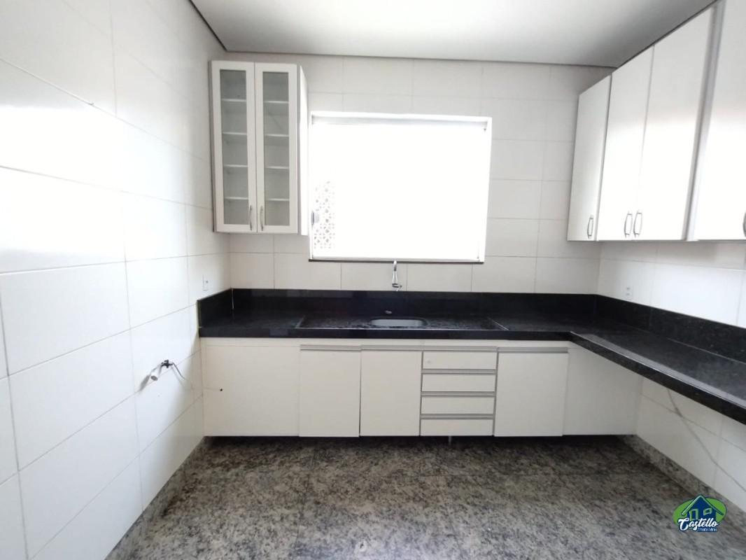 Casa, Concórdia, 4 Quartos, 2 Vagas, 1 Suíte