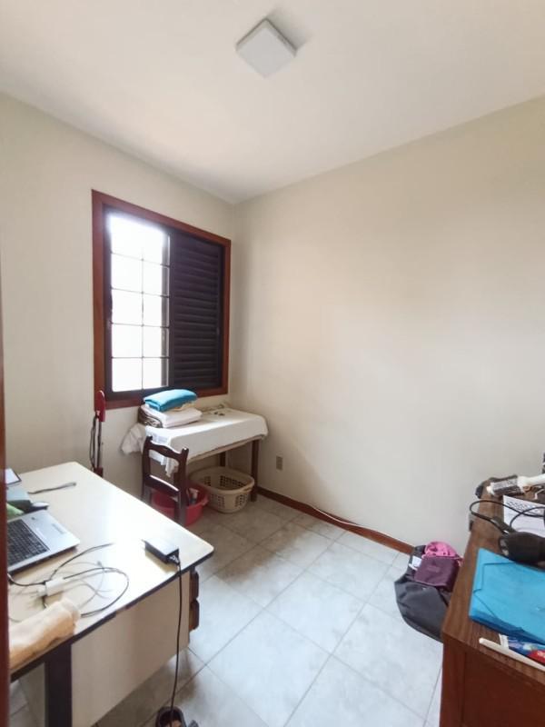 Casa, Caiçaras, 3 Quartos, 9 Vagas, 1 Suíte
