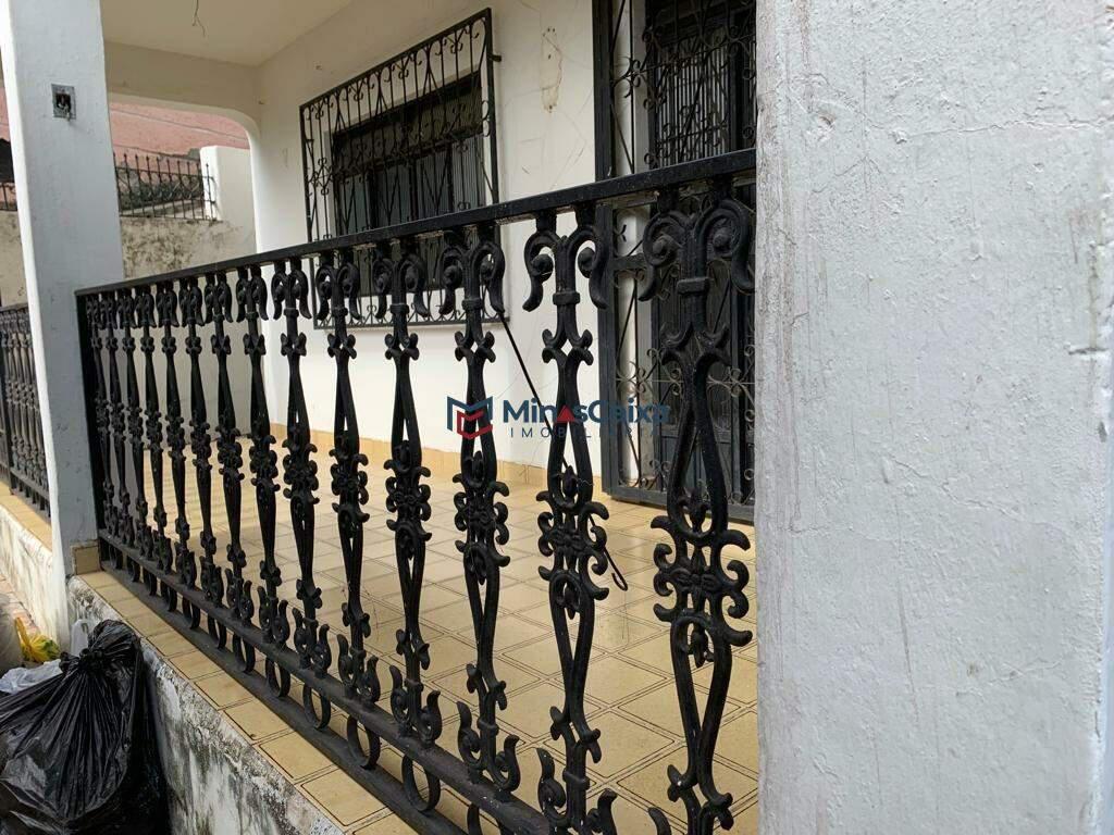 Casa, Centro Sul, 4 Quartos, 2 Vagas, 2 Suítes