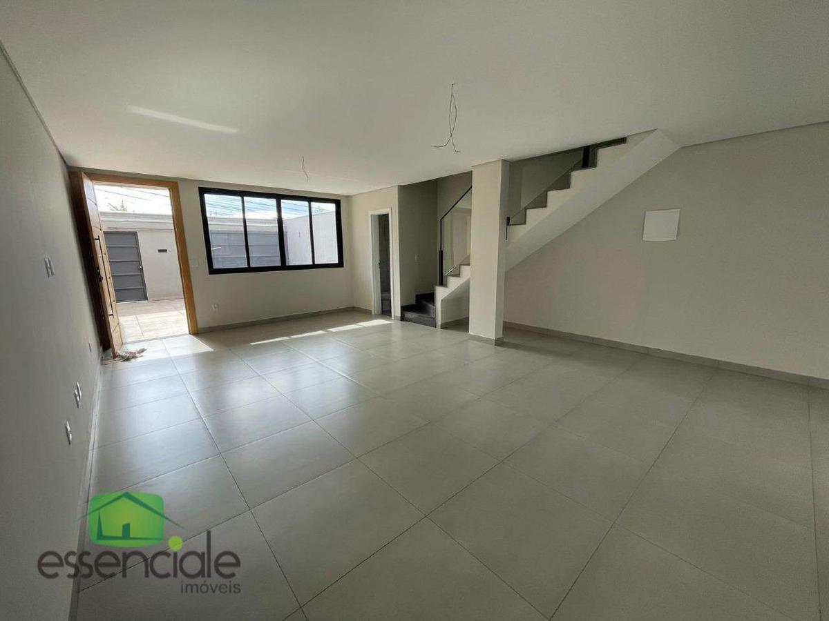 Casa, Centro, 3 Quartos, 2 Vagas, 1 Suíte