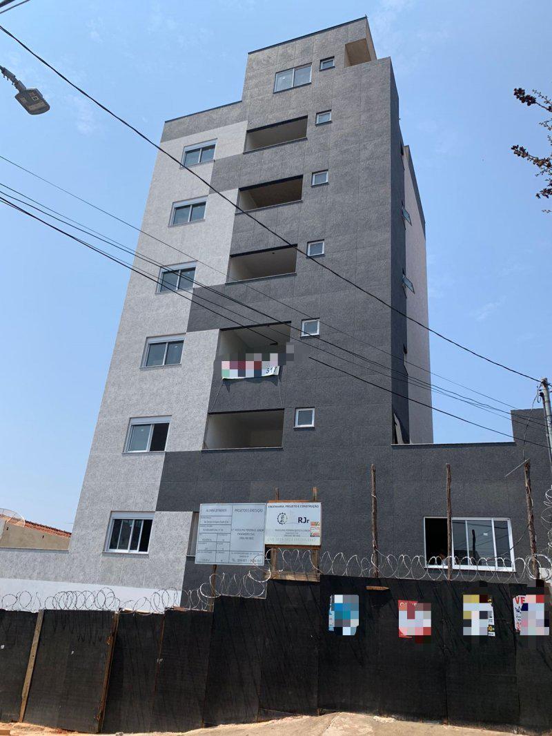 Apartamento, Barreiro, 3 Quartos, 2 Vagas, 1 Suíte