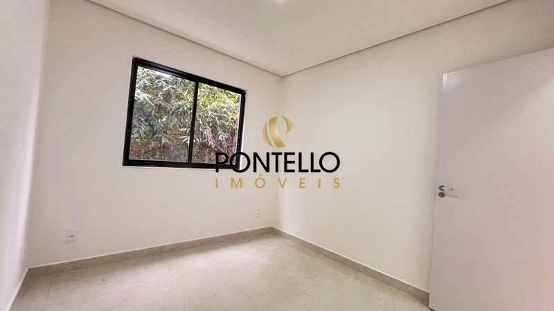 Casa, Santa Branca, 3 Quartos, 2 Vagas, 1 Suíte