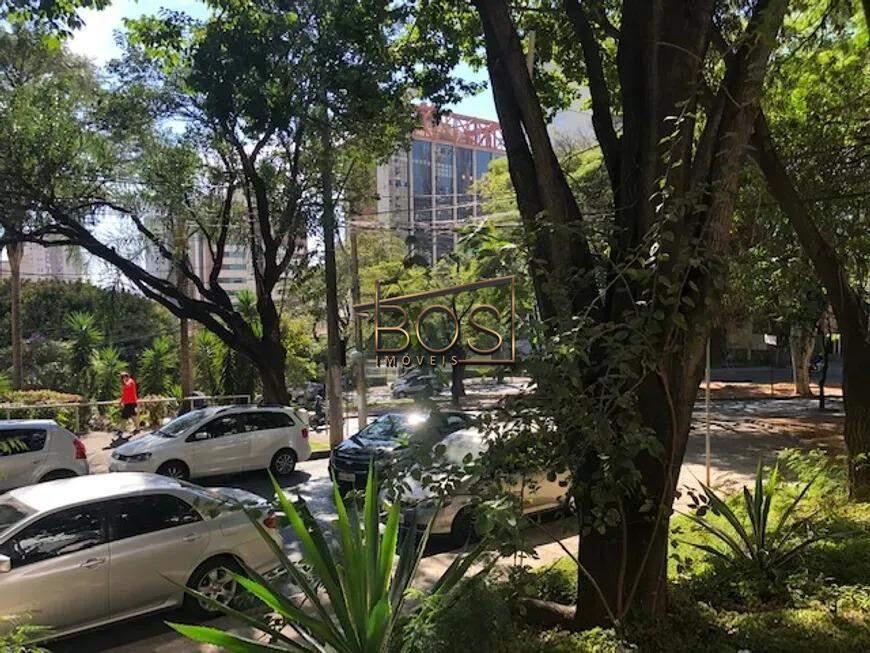 Prédio, Funcionários, 0 Quarto, 14 Vagas