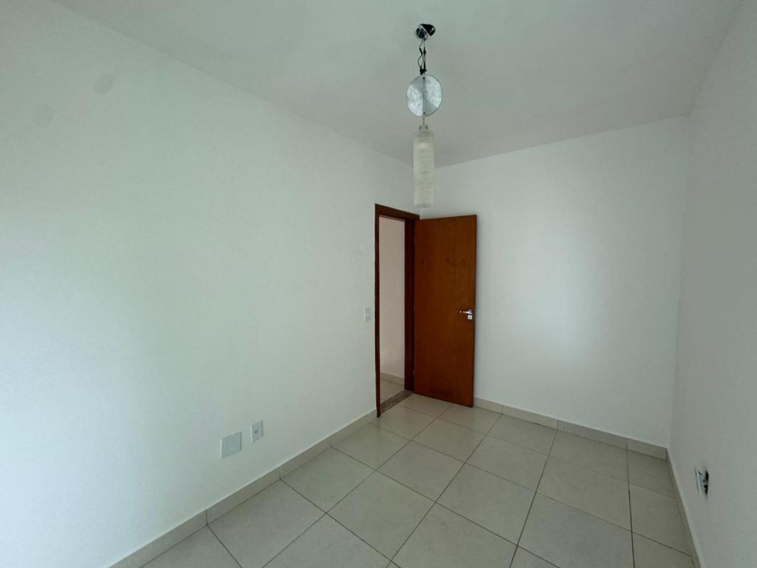 Casa, Primeiro de Maio, 2 Quartos, 1 Vaga