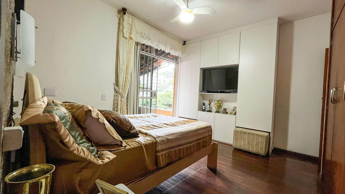 Casa, Serra, 4 Quartos, 2 Vagas, 2 Suítes