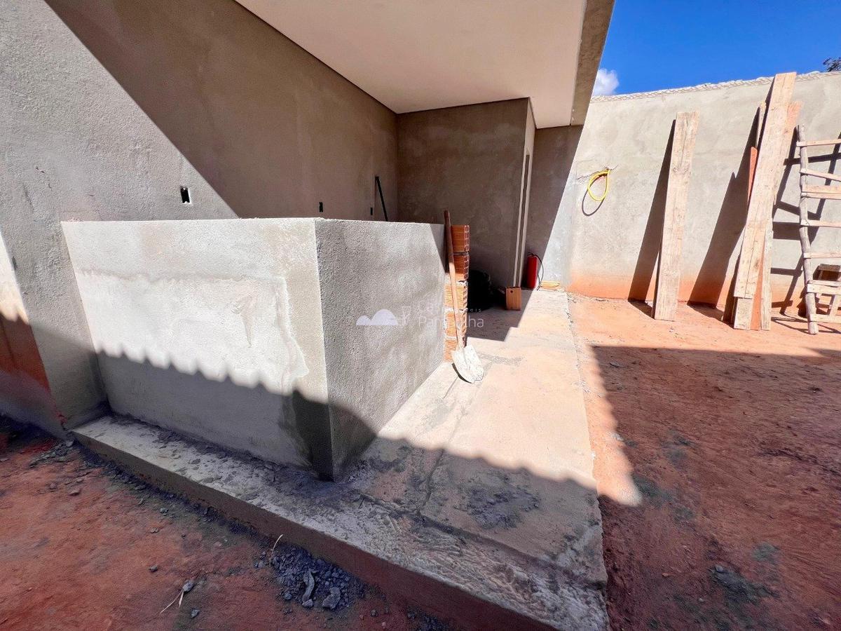 Casa, Trevo, 4 Quartos, 3 Vagas, 3 Suítes