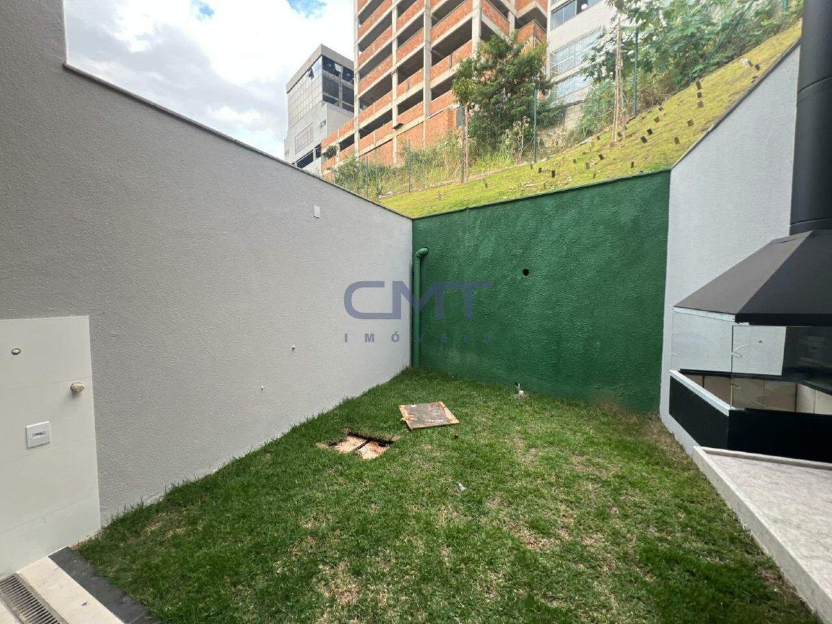 Casa, Estoril, 3 Quartos, 2 Vagas, 1 Suíte