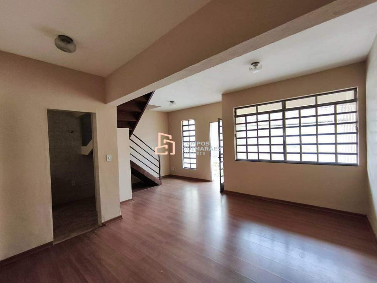 Casa, Barreiro, 2 Quartos, 1 Vaga, 1 Suíte