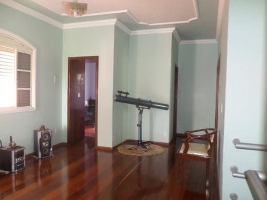 Casa, Minaslândia (p Maio), 4 Quartos, 3 Vagas, 1 Suíte