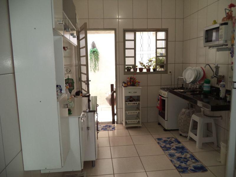 Casa, Guanabara, 2 Quartos, 3 Vagas, 0 Suíte