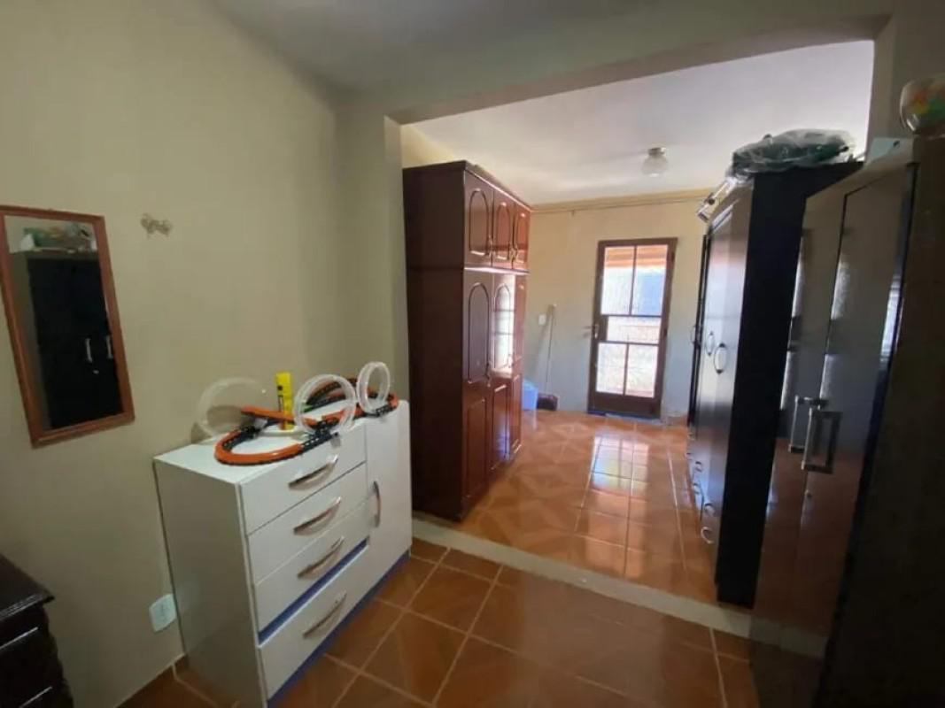 Casa, Teixeira Dias, 4 Quartos, 2 Vagas, 1 Suíte