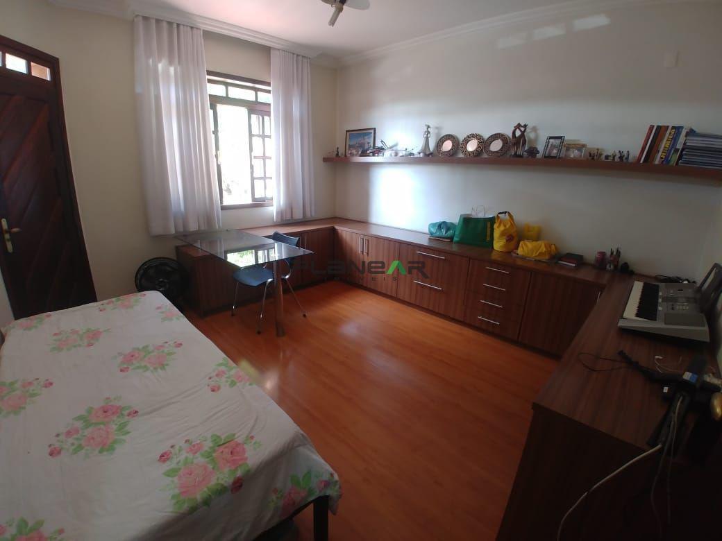 Casa, Jardim Riacho das Pedras, 4 Quartos, 8 Vagas, 1 Suíte