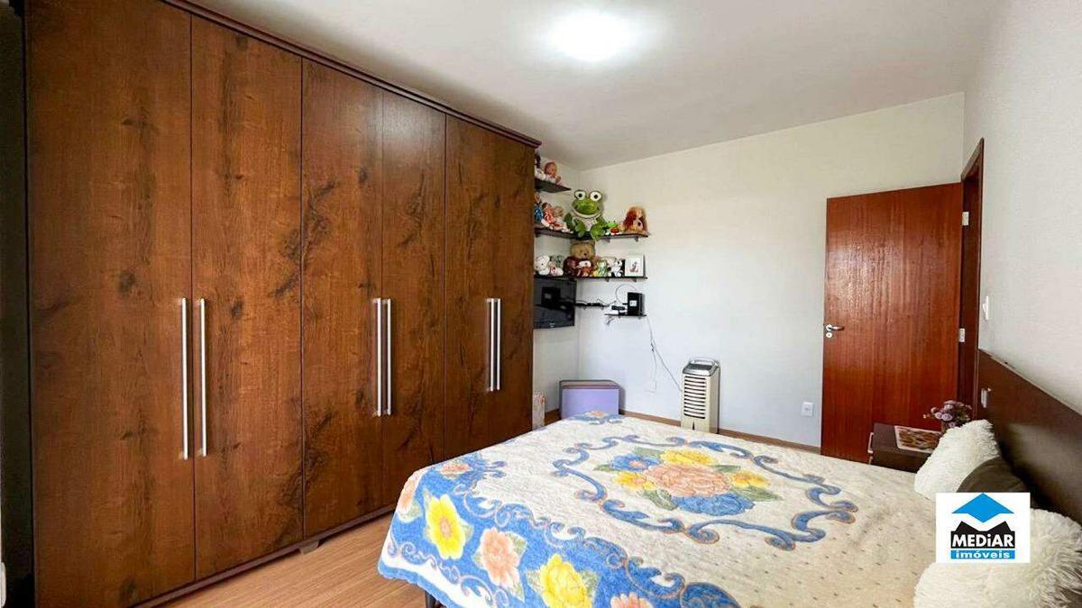 Casa, Santa Efigênia, 3 Quartos, 2 Vagas, 2 Suítes