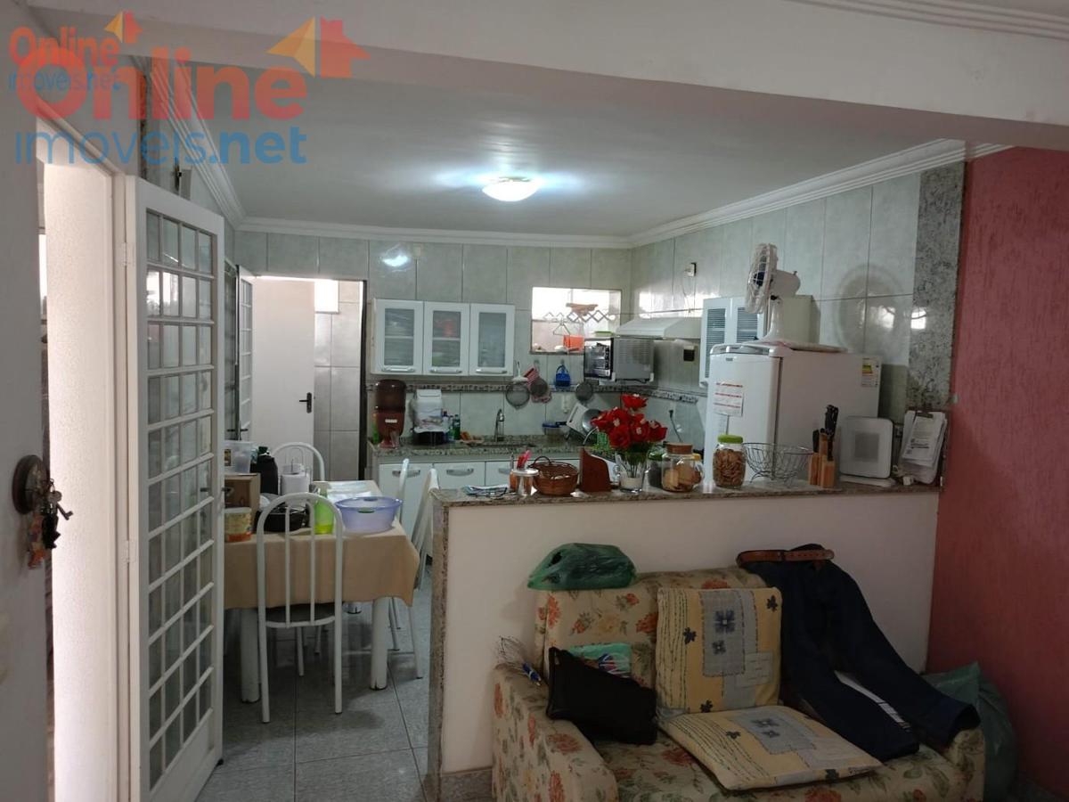 Casa, Dom Pedro I, 1 Quarto, 0 Vaga, 0 Suíte