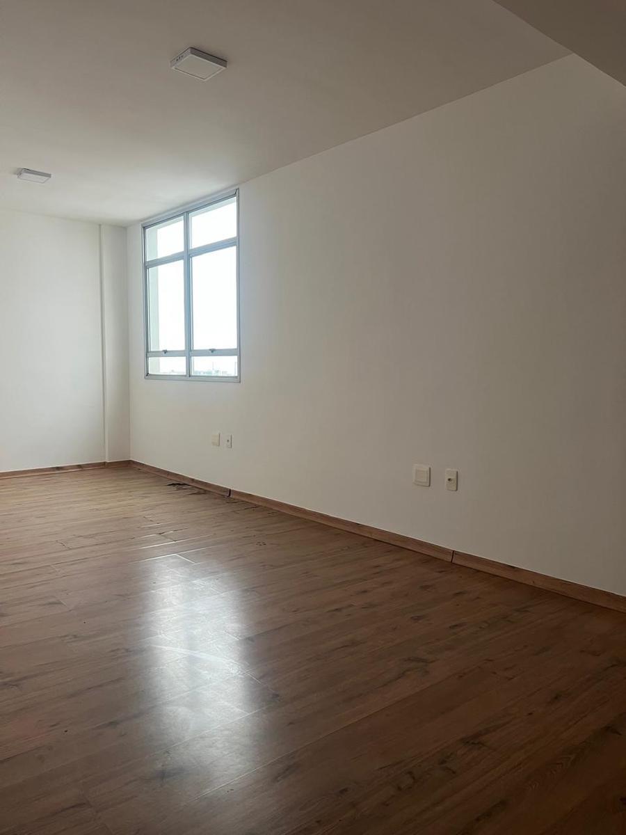 Sala, Santa Lúcia, 1 Vaga