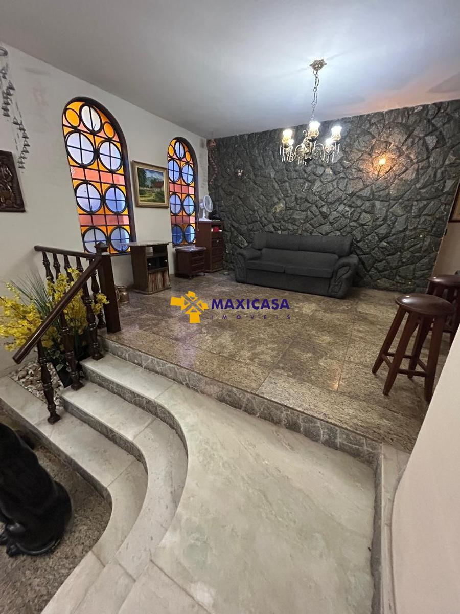 Casa, São José, 5 Quartos, 4 Vagas, 1 Suíte