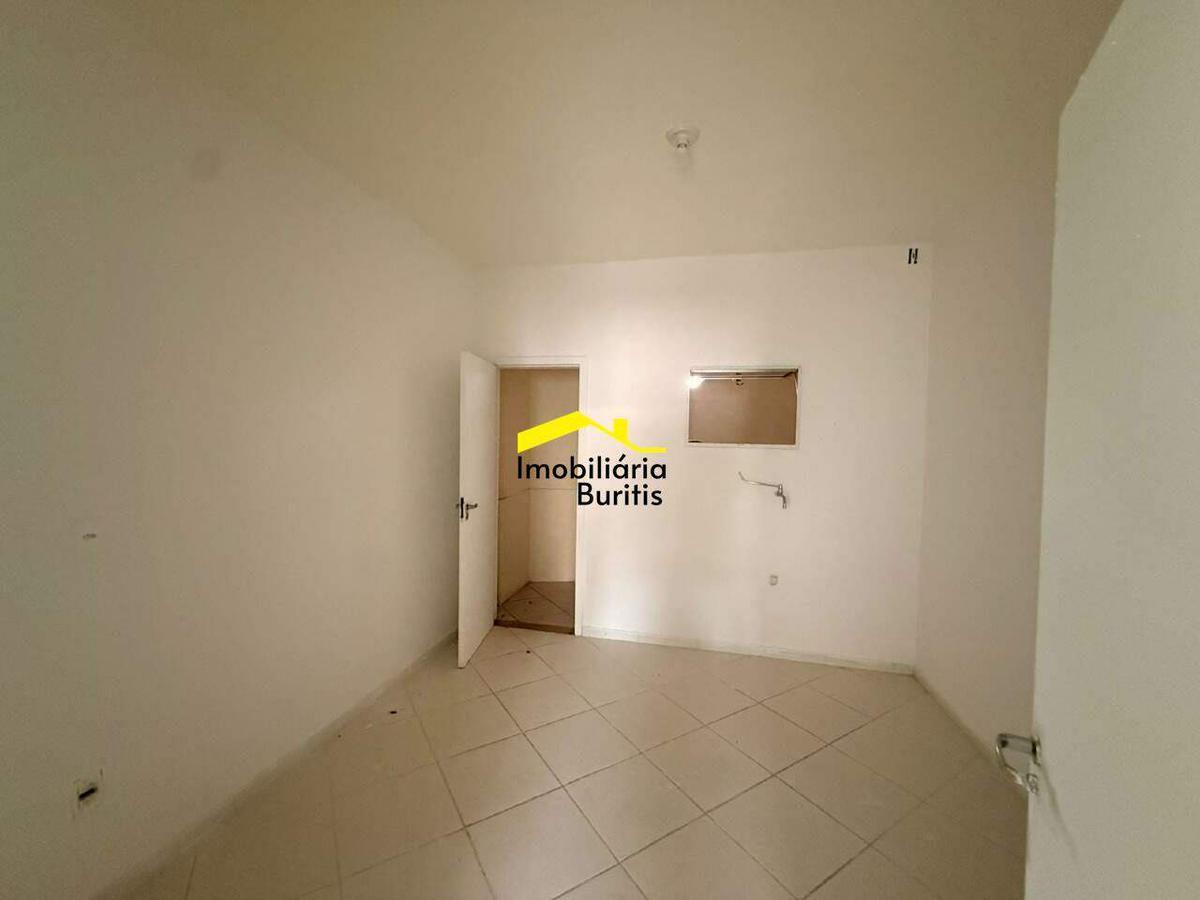 Loja, Estoril, 1 Vaga