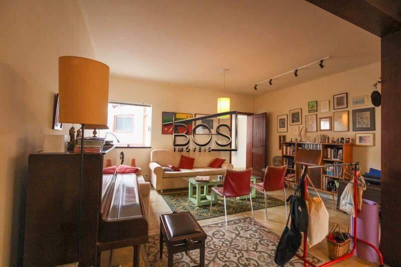 Casa, Serra, 4 Quartos, 5 Vagas, 1 Suíte