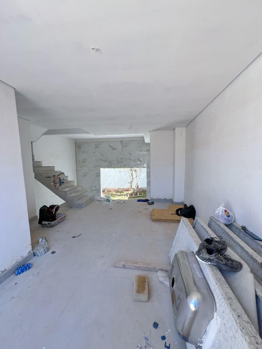 Casa, Letícia, 3 Quartos, 2 Vagas, 1 Suíte