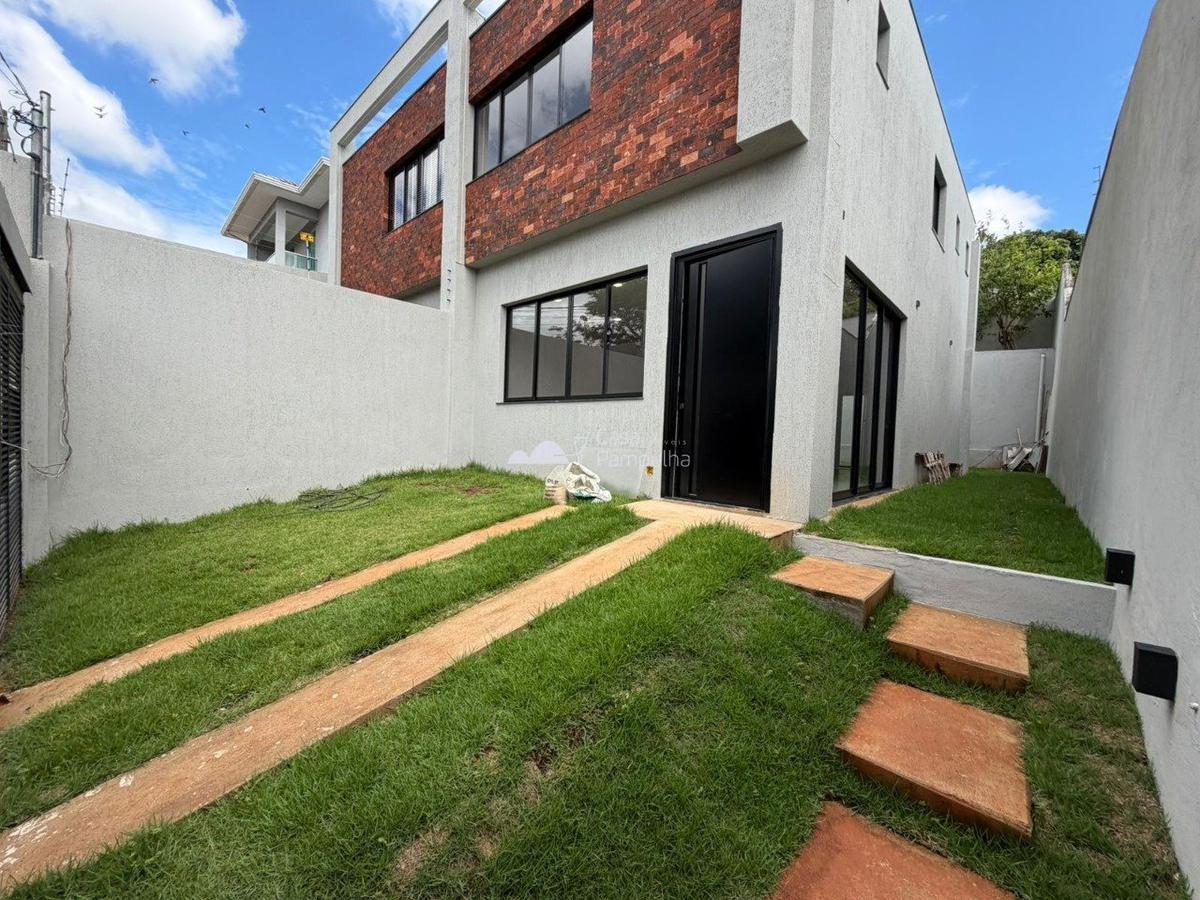 Casa, Trevo, 3 Quartos, 2 Vagas, 2 Suítes