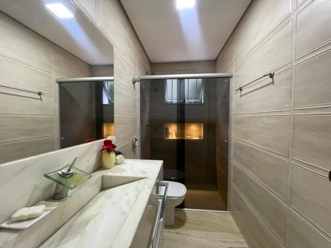 Casa, Santa Lúcia, 5 Quartos, 4 Vagas, 1 Suíte