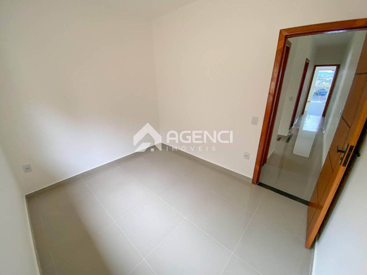 Casa, Cabral, 3 Quartos, 0 Vaga, 1 Suíte