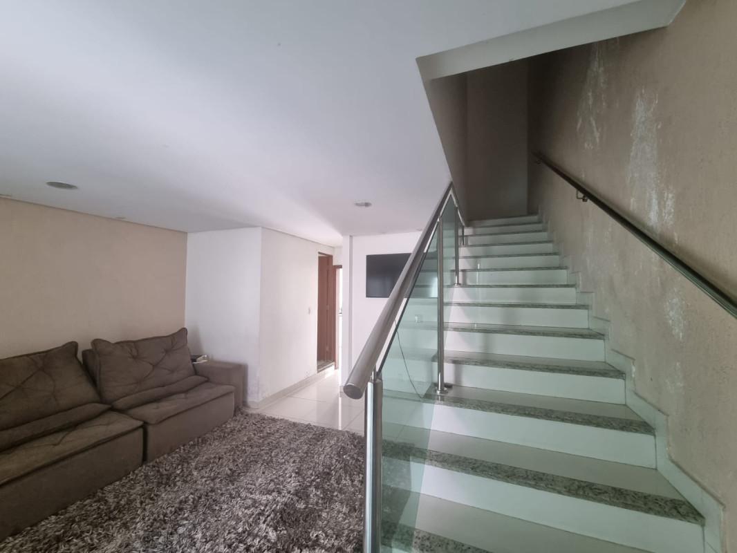 Casa, Europa, 3 Quartos, 2 Vagas, 1 Suíte