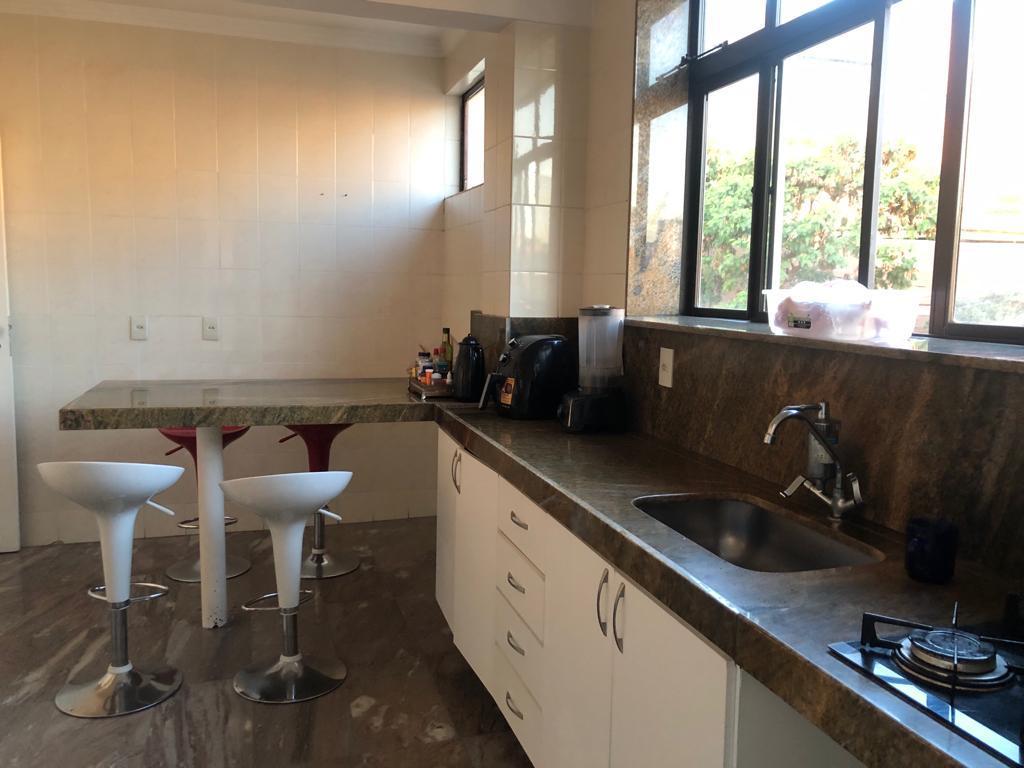 Cobertura, Estoril, 3 Quartos, 2 Vagas, 1 Suíte