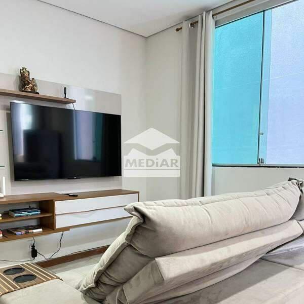 Casa Comercial, Dona Clara, 3 Quartos, 2 Vagas, 1 Suíte