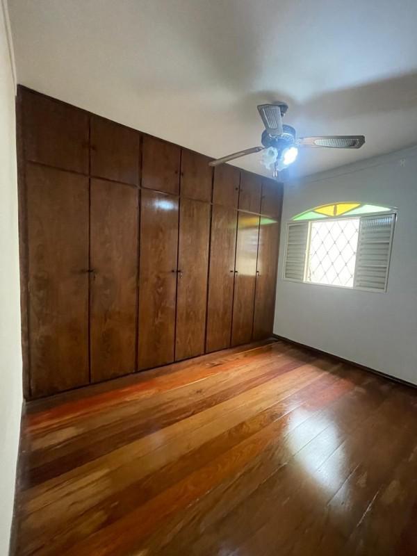 Casa, João Pinheiro, 2 Quartos, 3 Vagas, 1 Suíte
