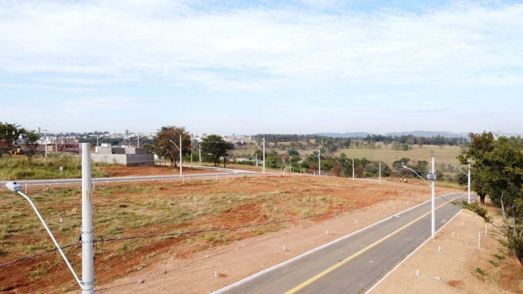 Lote, Centro, 0 Quarto, 0 Vaga