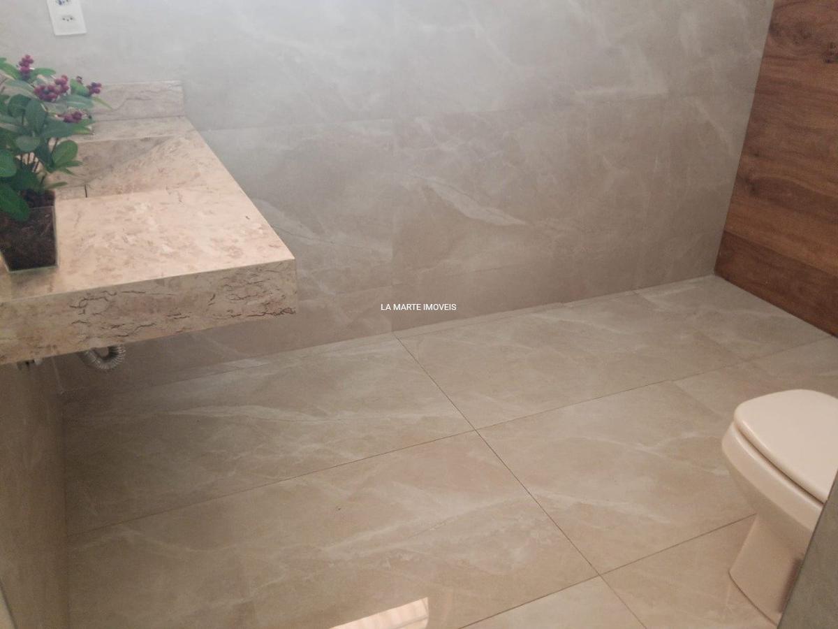 Casa, Santa Cruz Industrial, 4 Quartos, 3 Vagas, 1 Suíte