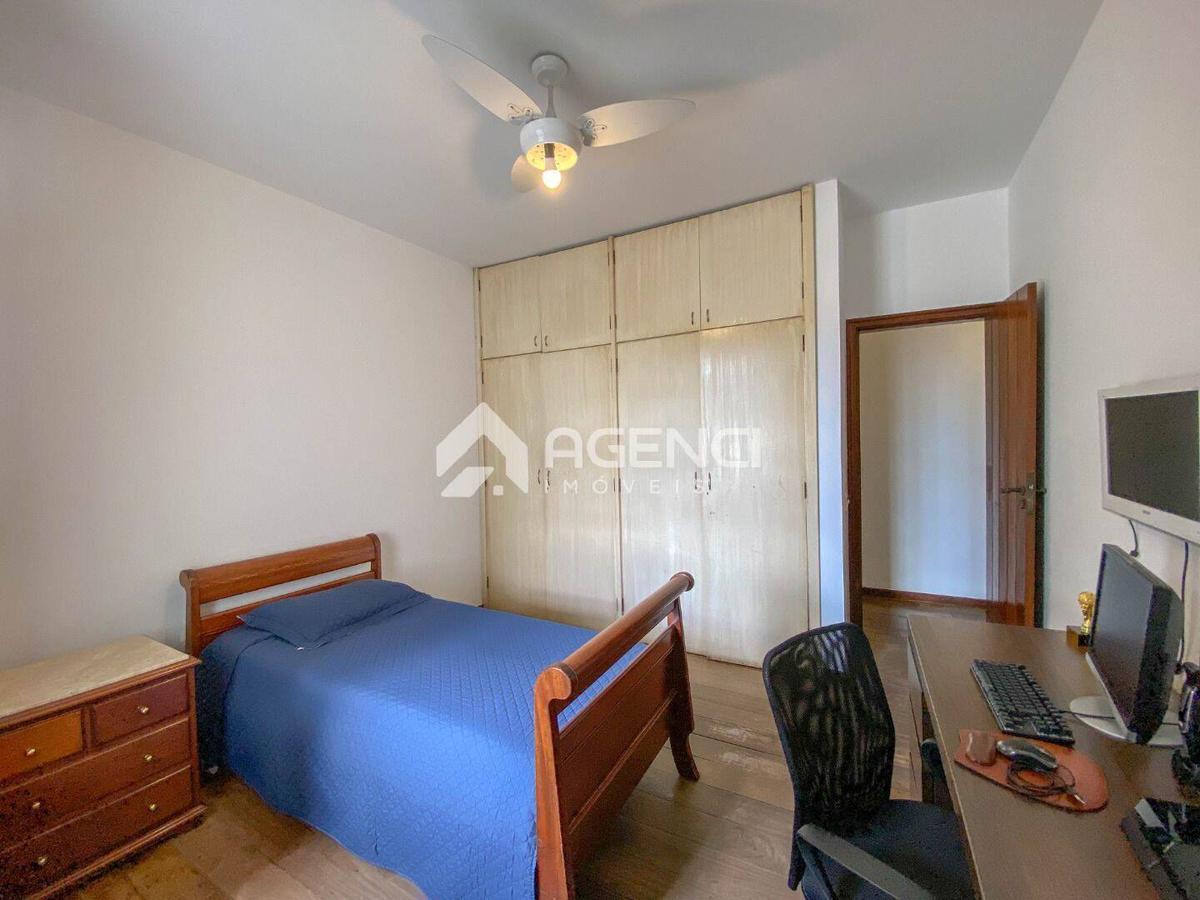 Casa, Bandeirantes (pampulha), 5 Quartos, 0 Vaga, 5 Suítes