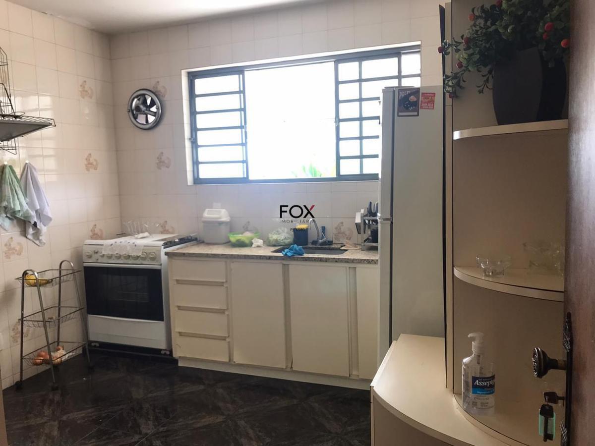 Casa, Centro, 4 Quartos, 2 Vagas, 2 Suítes
