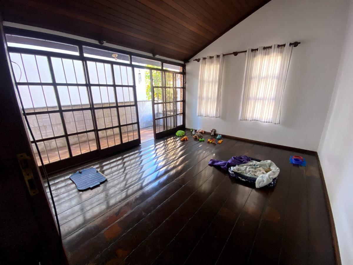 Casa, São José, 6 Quartos, 4 Vagas, 2 Suítes