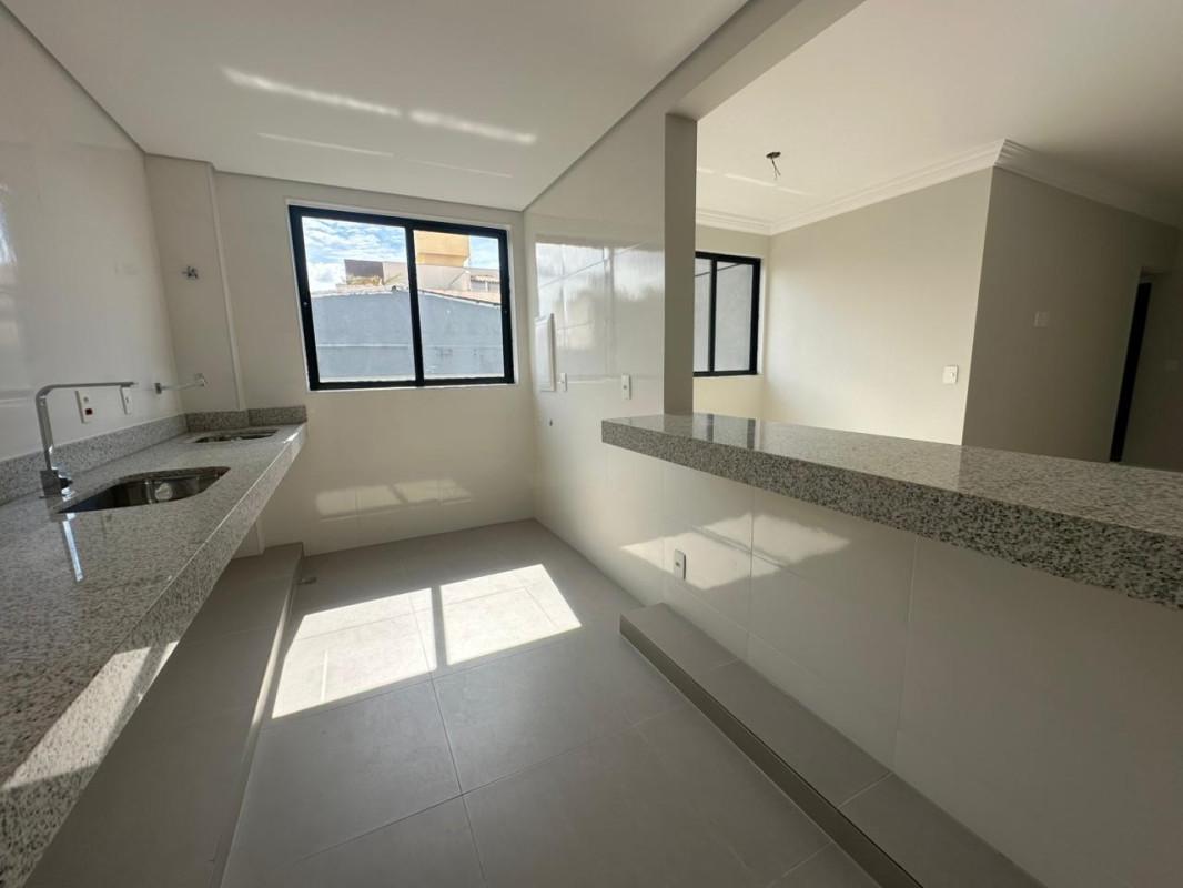 Apartamento, Sagrada Família, 3 Quartos, 2 Vagas, 1 Suíte