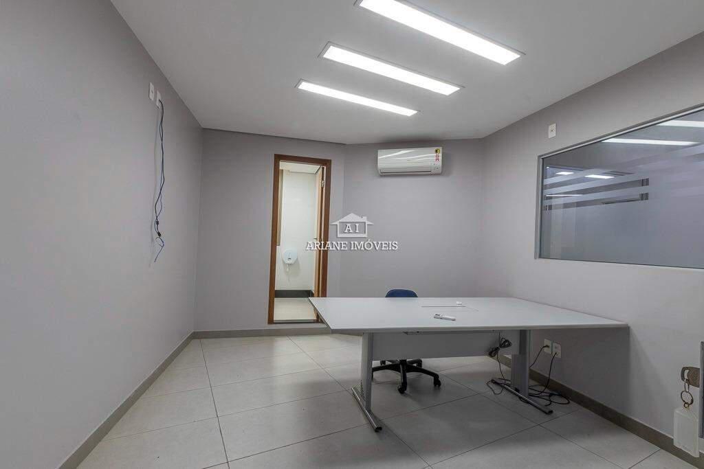 Sala, Vila da Serra, 0 Quarto, 7 Vagas