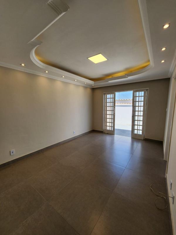 Casa, Alto das Flores, 3 Quartos, 4 Vagas, 1 Suíte