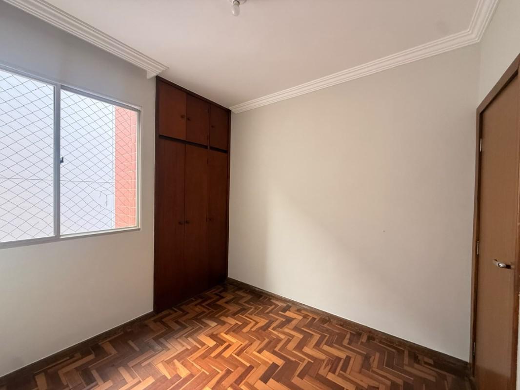 Apartamento, Sagrada Família, 2 Quartos, 1 Vaga, 1 Suíte