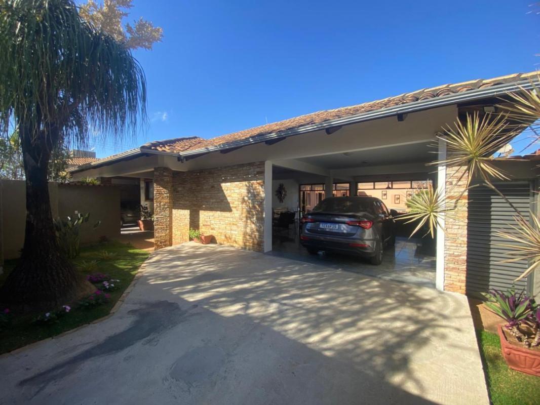 Casa, Nossa Senhora do Carmo, 4 Quartos, 4 Vagas, 2 Suítes