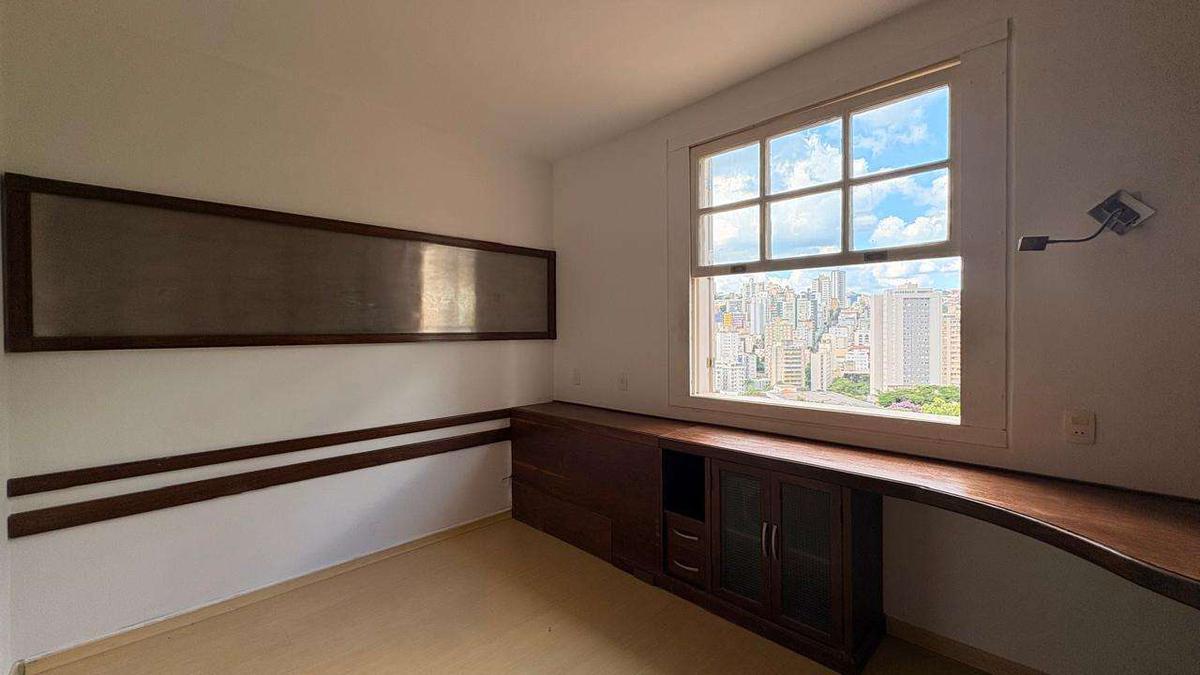 Casa, Vila Paris, 4 Quartos, 4 Vagas, 2 Suítes
